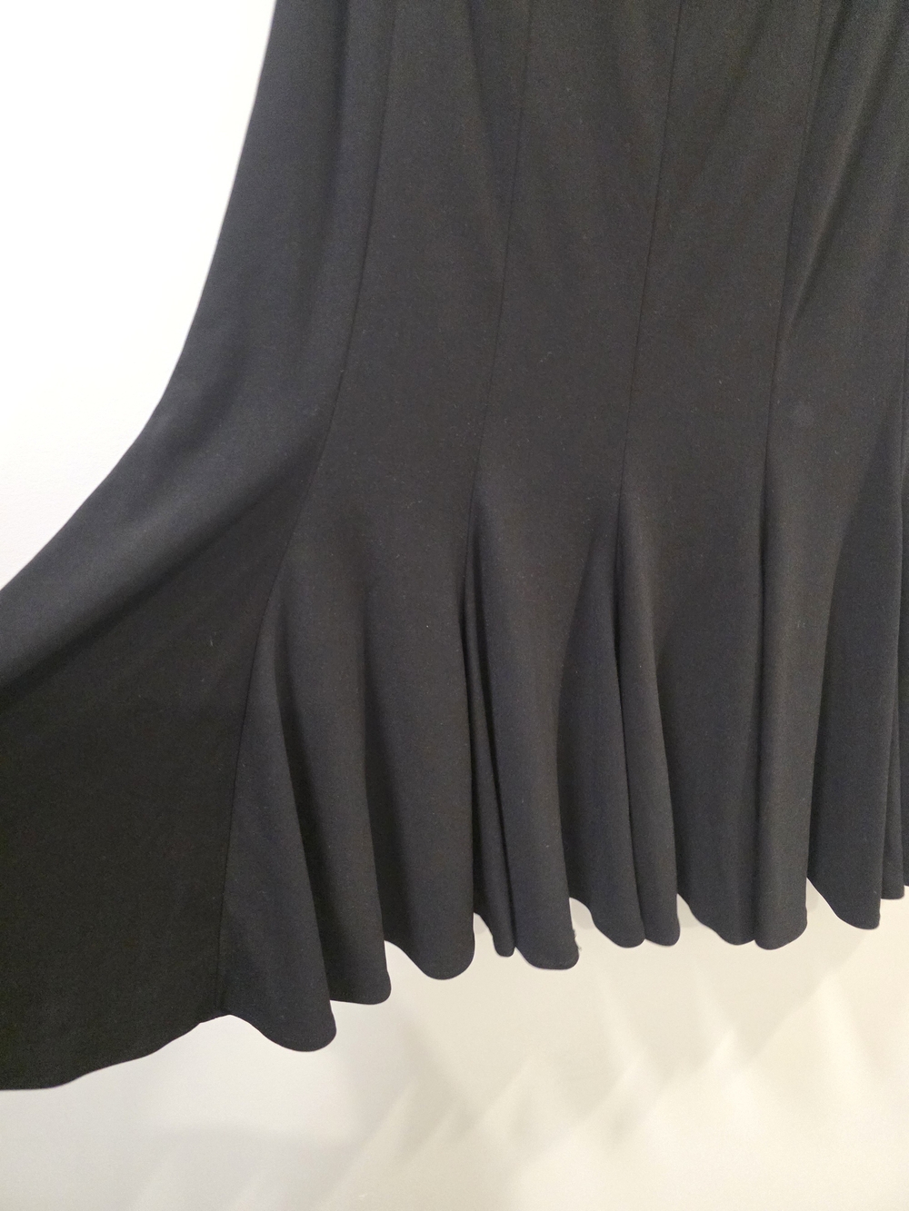 Joseph Ribkoff Black Flared Midi Skirt Size 10 Canada/USA Elegant Stretch Pull - Picture 4 of 8